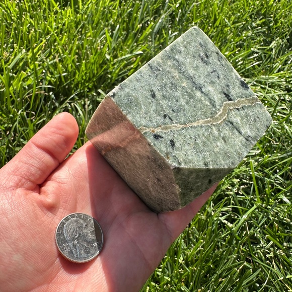 Natural Stone Decor in the Shape of a Cube - Picture 3 of 3